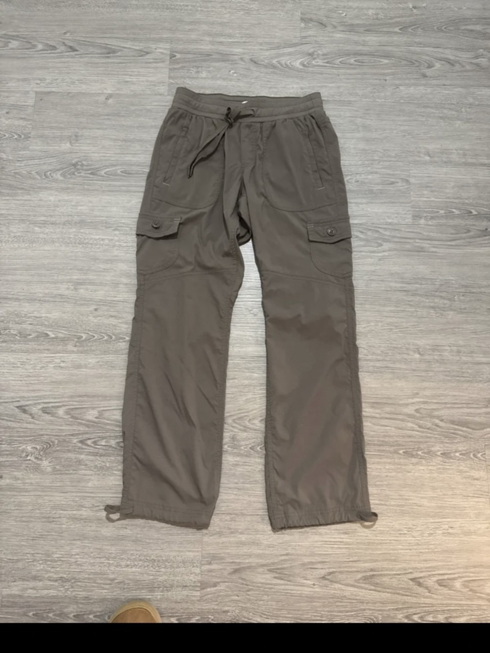 L.L. Bean XS Vista Camp Pants, Quick Dry Straight-Leg Cargo Dk. Taupe LNC $89 - Picture 8 of 12